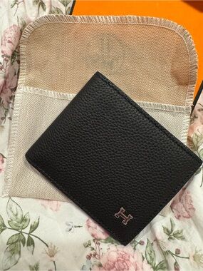 Black Grained Leather Bifold Wallet with Silver H Logo